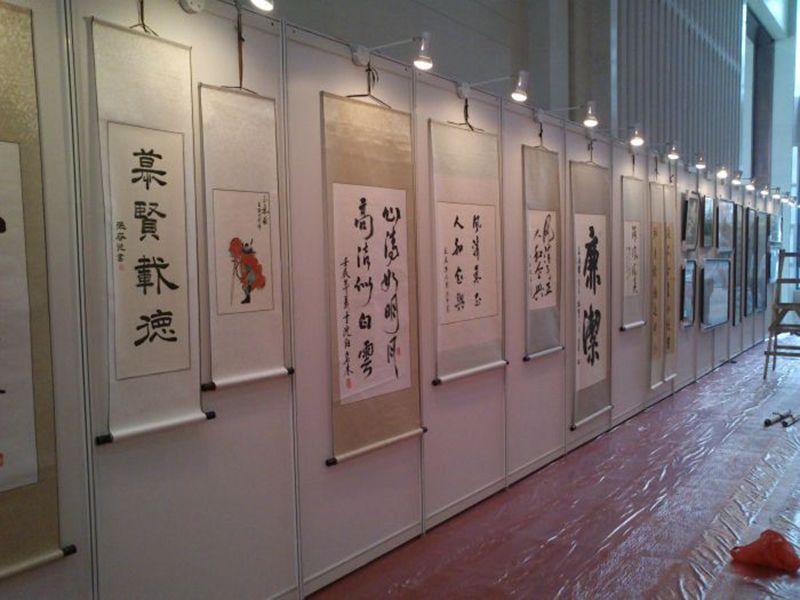 八棱柱掛畫(huà)展板